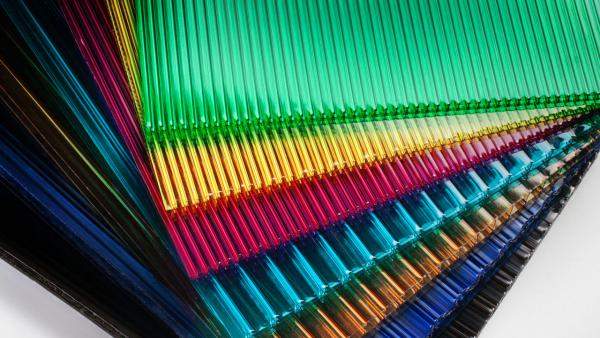 Сотовый поликарбонат для теплиц, навесов и беседок.