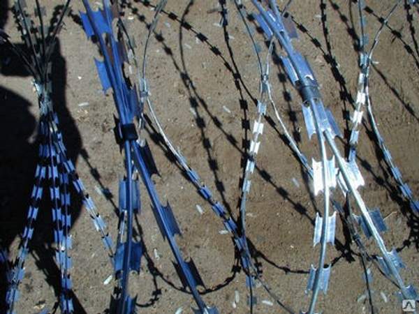 Спиральный барьер безопасности СББ "Барс" D1700