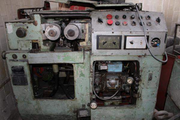 Станок резьбонакатной А2528