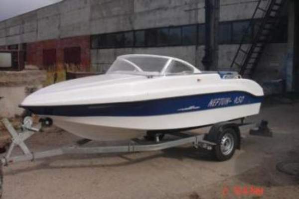 Стеклопластиковая мотолодка Нептун 450