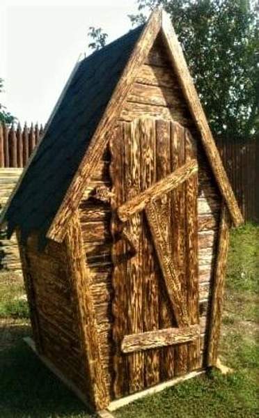 Стильный туалет-теремок