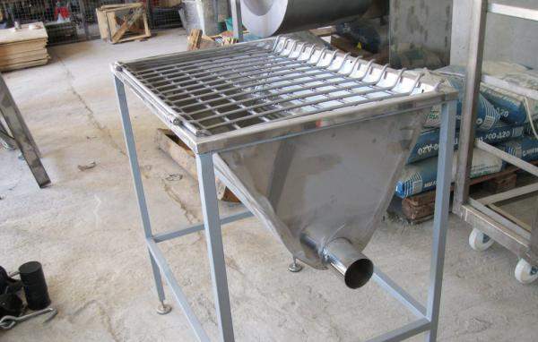 Стол для опорожнения, выворачивания желудков и инспекции СВЖ-15