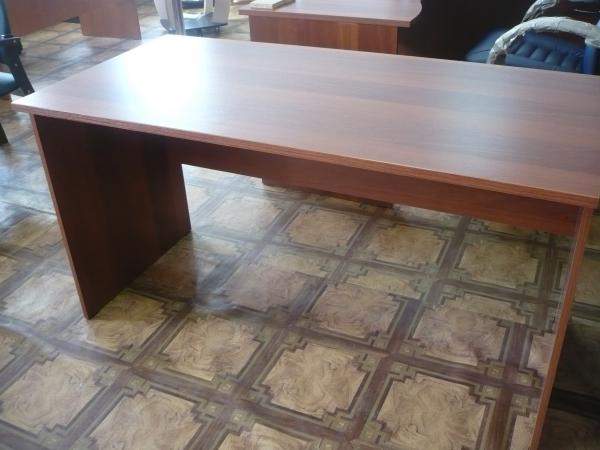 Стол офисный "Референт" 1200 мм.