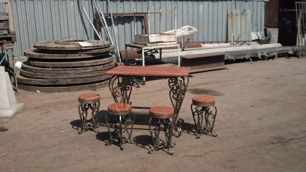 Стол + табурет Н1