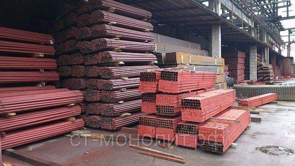 Столб стальной 50х50 мм. высота - 3,0 м. с планками и заглушк (Грунт)