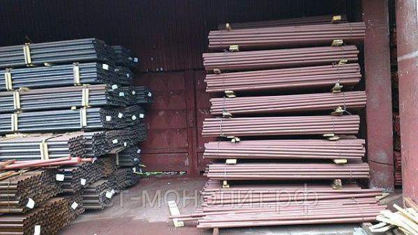 Столб стальной диам.51 мм. высота - 2,3м с крючками и заглушками с грунтовы