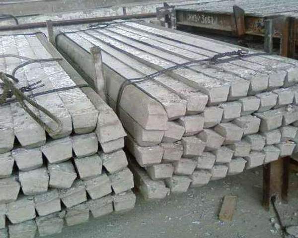 Столбы ограждений и сигнальные столбики