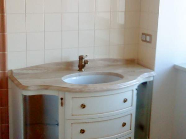 Столешницы для ванных комнат из мрамора