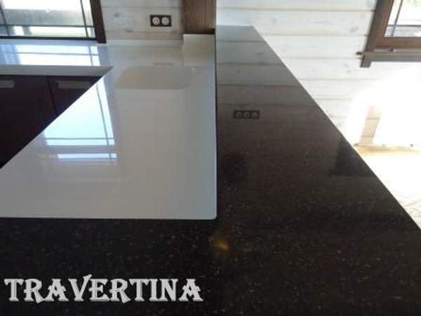 Столешницы и умывальники из искусственного камня в ванную