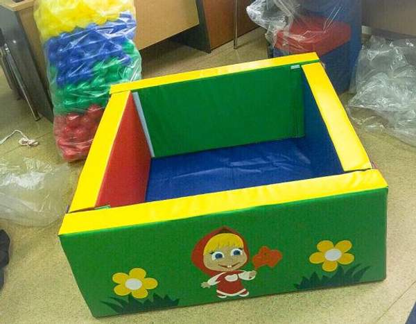 Сухой бассейн с аппликацией