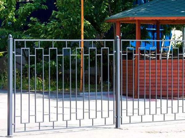 Сварные заборы для частного дома, дачи - делаем "под ключ"