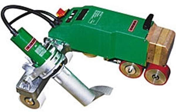 Сварочный автомат горячего воздуха Варимат (Ляйстер, Щвейцария) для сварки битумно-полимерных покрытий.