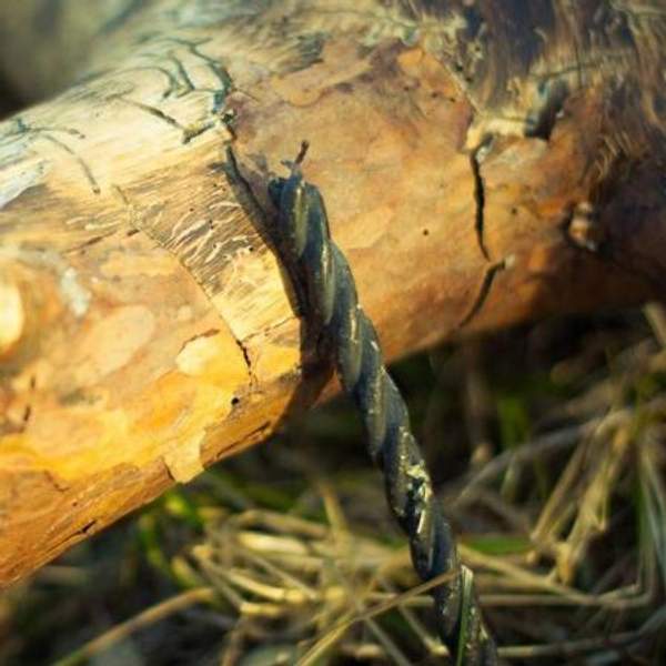 Свеча скрутка с травами черная