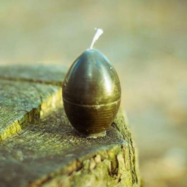 Свеча яйцо черное с полынью