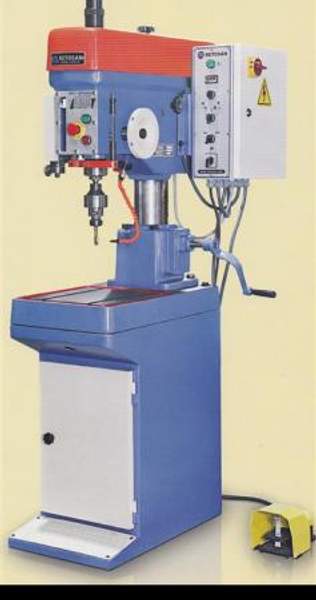 Сверлильный станок со стойками RETRO RKM 23