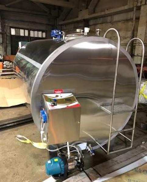 Танк охладитель молока закрытого типа на 4000 л
