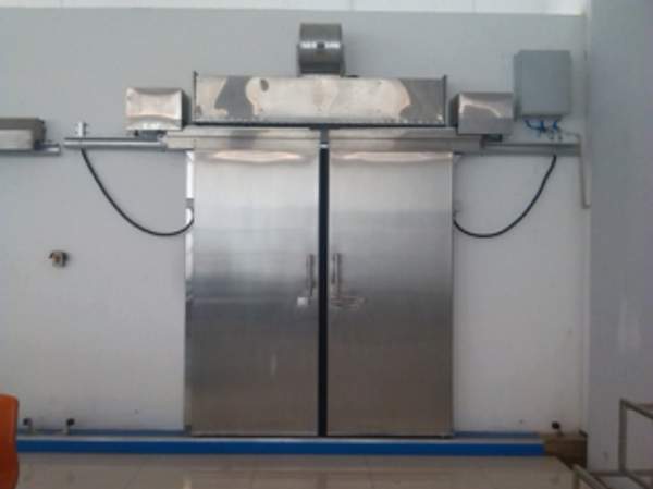 Теплоизоляционные ворота для холодильных складов и камер