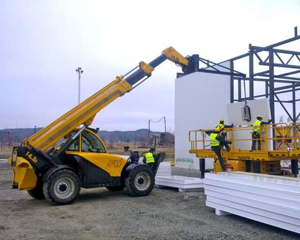 Теплые склады из сэндвич-панелей