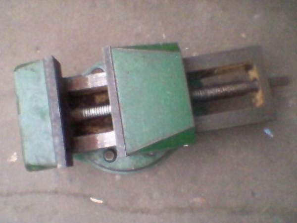 Тиски слесарныые, станочные, синусные, поворотный стол