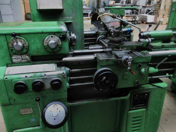 Токарный станок 1И611