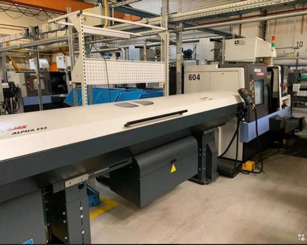 Токарно-фрезерный станок c чпу doosan Lynx 200