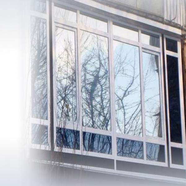 Тонированное остекление балкона