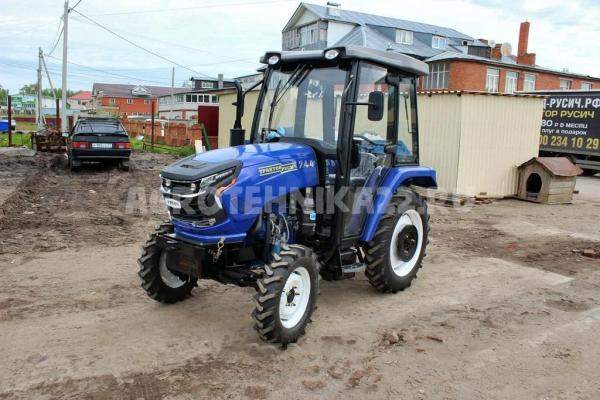 Трактор Русич Т-244 с кабиной