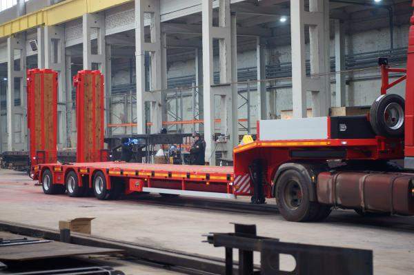 Трал низкорамный 40т гидротрапы