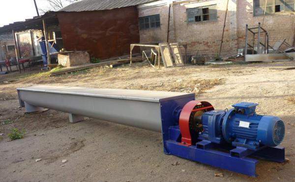 Транспортер шнековый. Транспортер для зерна.