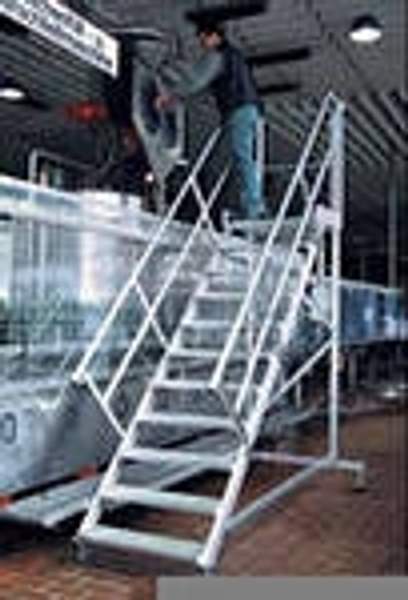 Трап с площадкой передвижной из алюминия