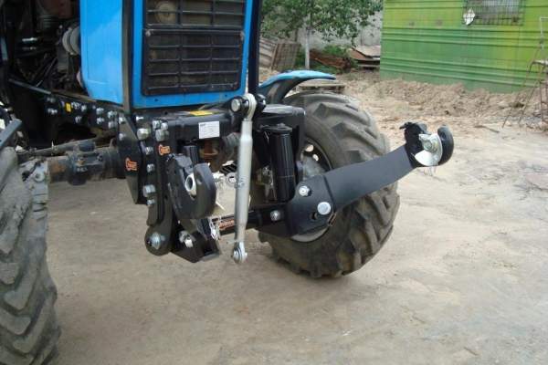 Трехточечное креплнение FS-4 28 (Hauer, Австрия)на МТЗ.