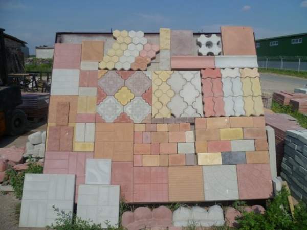 Тротуарная плитка, бордюры, водостоки