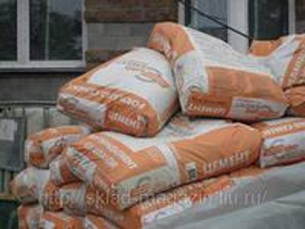 Цемент в мешках