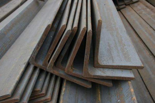 Уголок горячекатаный (в ассортименте) ст. 3сп/пс, 09г2с