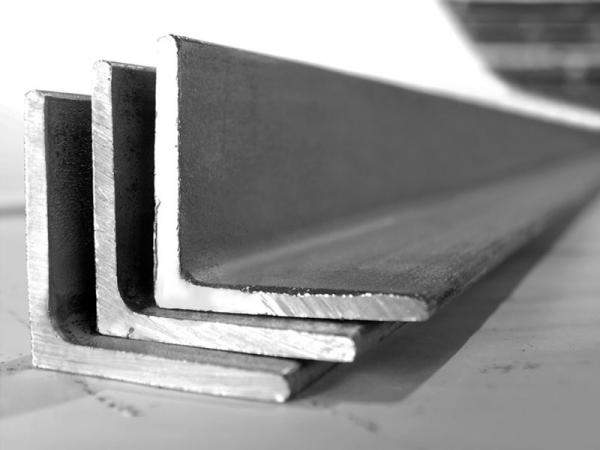 Уголок горячекатаный (в ассортименте) ст. 3сп/пс, 09г2с