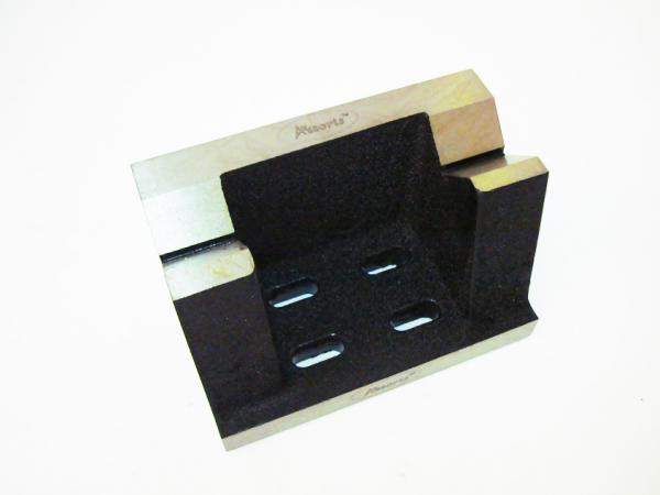 Уголок установочный с призмами 75х75х125мм