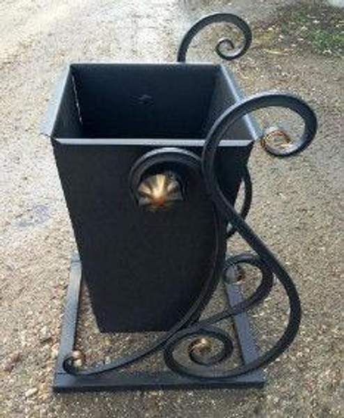 Уличная урна для мусора кованая КУ 25 л