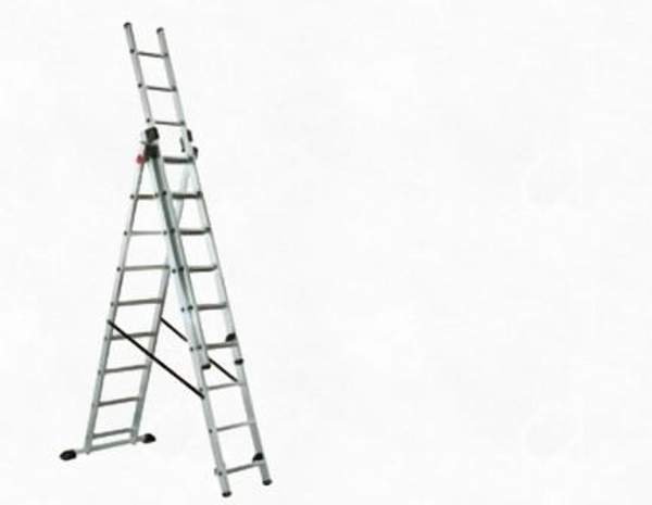 Универсальная трехсекционная лестница