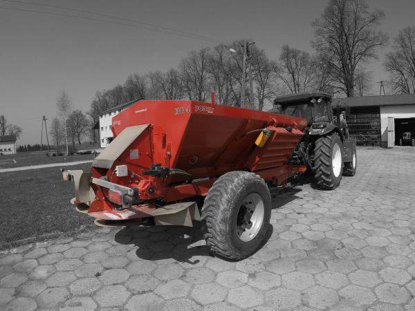 Универсальный разбрасыватель UPR 4