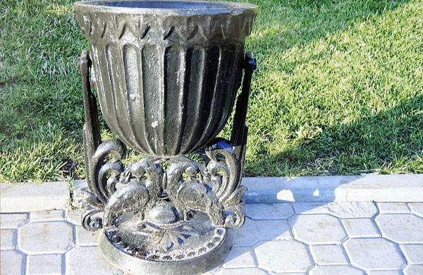 Урна чугунная поворотная