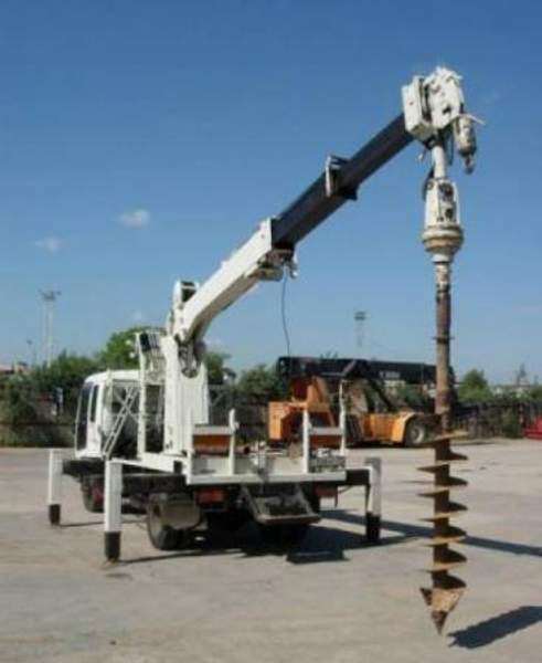 Услуги и аренда ямобура в Краснодаре.