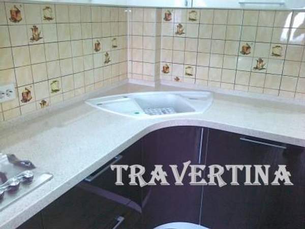 Установка кварцевой столешницы