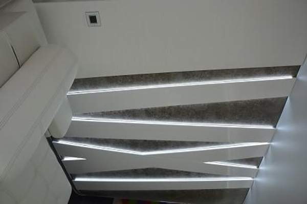 Установка подоконников из искусственного камня