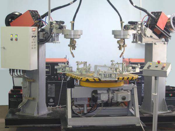 Установка УДС707 для МИГ/МАГ сварки деталей железнодорожных переводов.