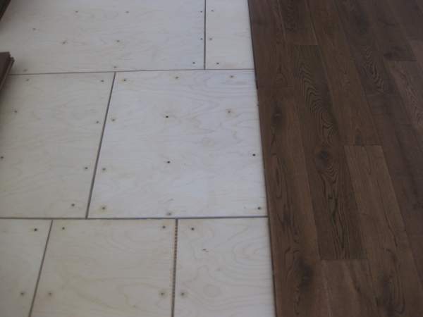 Устройство черновых полов из фанеры