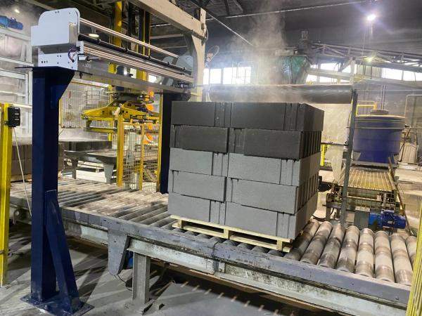 Устройство накрывания верха паллет пленкой. Автоматическое.