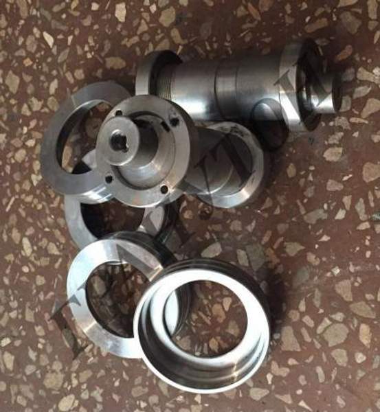 Вал ролика с крышками для гранулятора ОГМ 0.8