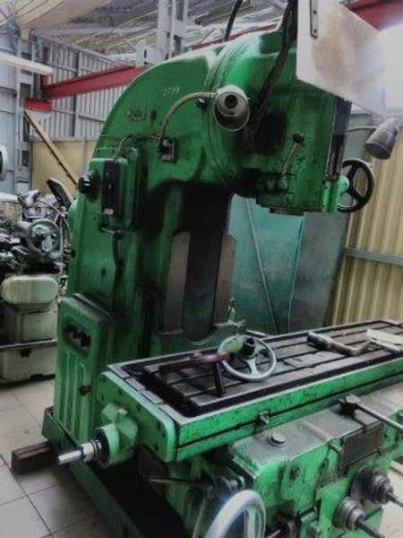 Вертикально-фрезерный 6М13П