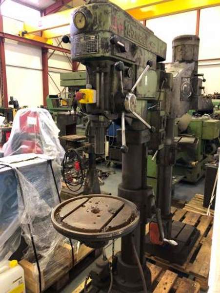 Вертикально-сверлильный станок со стойкой Alzmetall AB 4 SJ