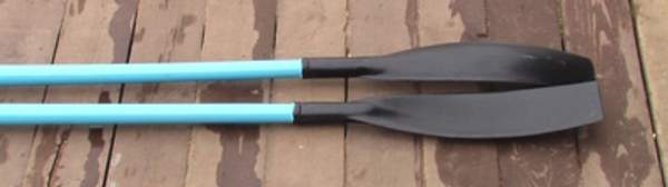 Весло с пластиковой лопастью длиной 2200 мм и уключиной